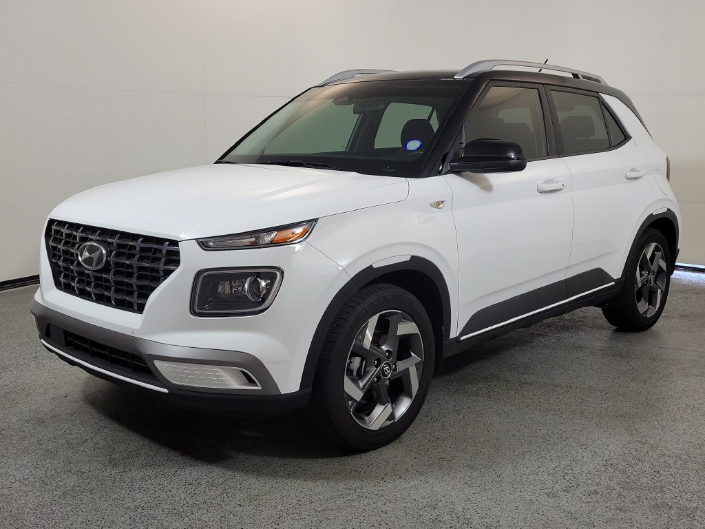 Used 2025 Hyundai Venue Limited FWD image 3