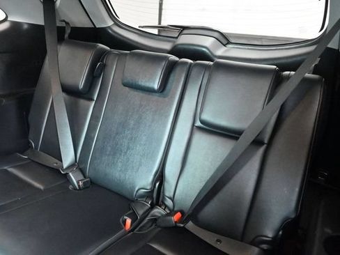 Used 2019 Toyota Highlander SE w/ Nightshade Edition FWD image 21