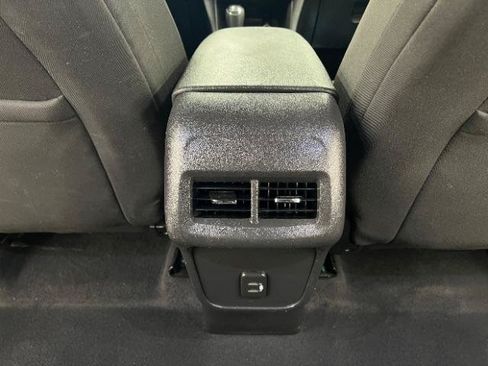 Used 2021 Chevrolet Equinox LT w/ Driver Convenience Package AWD/4WD image 39