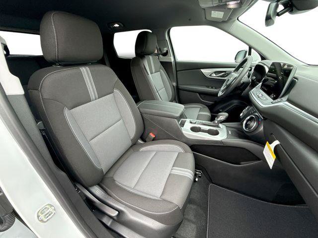 New 2026 Chevrolet Blazer LT w/ Convenience Package FWD image 27