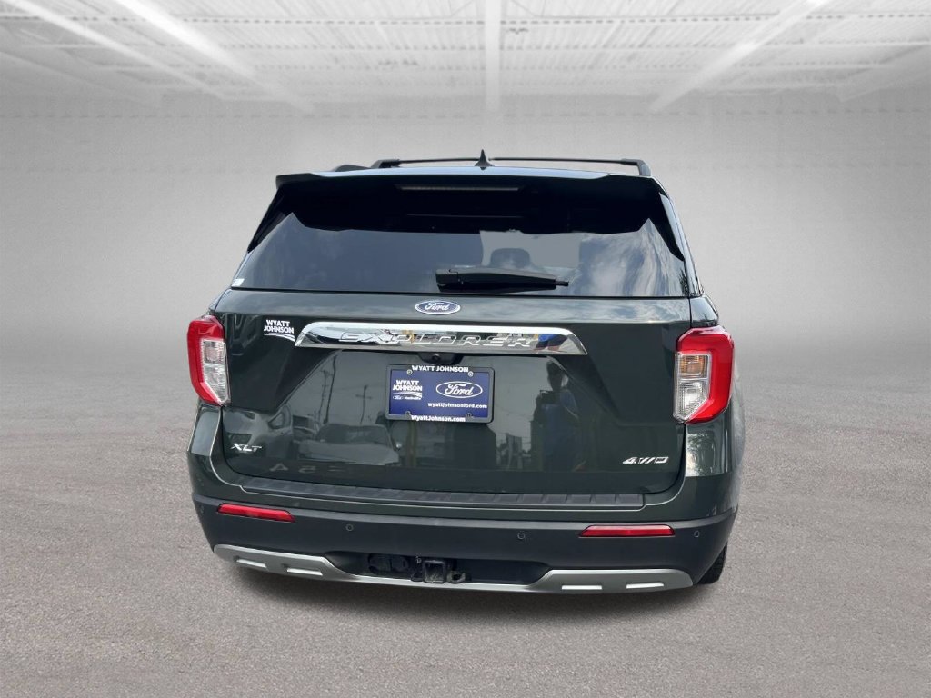 Used 2024 Ford Explorer XLT w/ Equipment Group 202A AWD/4WD image 9
