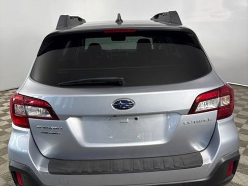 Used 2018 Subaru Outback 2.5i Limited AWD/4WD image 6