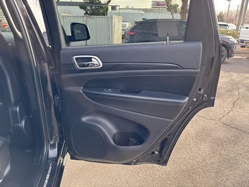 Used 2021 Jeep Grand Cherokee Laredo X image 20