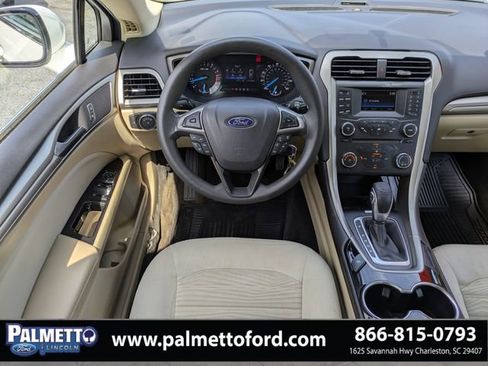 Used 2016 Ford Fusion SE FWD image 15