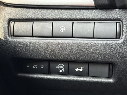 Used 2023 Nissan Rogue SL AWD/4WD image 15
