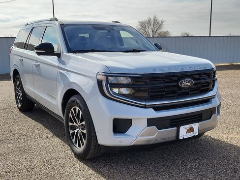 Used 2025 Ford Expedition Platinum AWD/4WD image 5