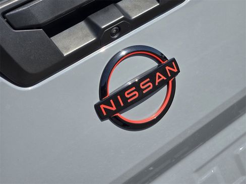 Used 2023 Nissan Frontier Pro-X w/ Pro Convenience Package image 9