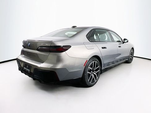 New 2025 BMW i7 xDrive60 image 7