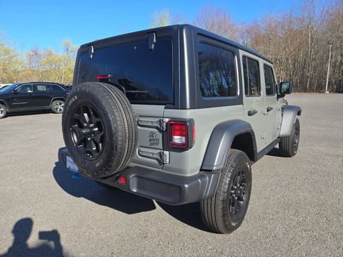 Used 2023 Jeep Wrangler Unlimited w/ Cold Weather Group AWD/4WD image 5