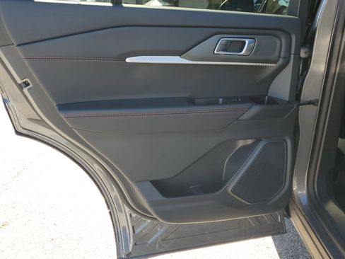 Certified 2025 Ford Explorer ST-Line image 12