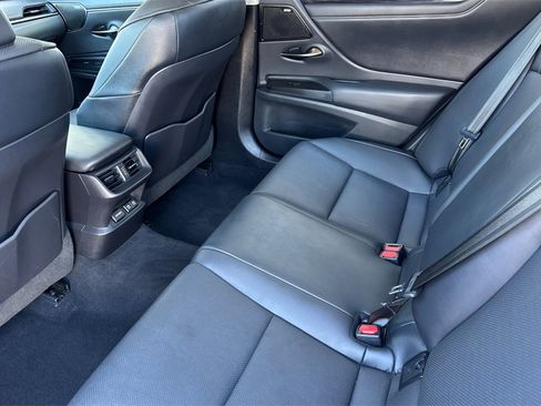 Used 2019 Lexus ES 350 Luxury image 5