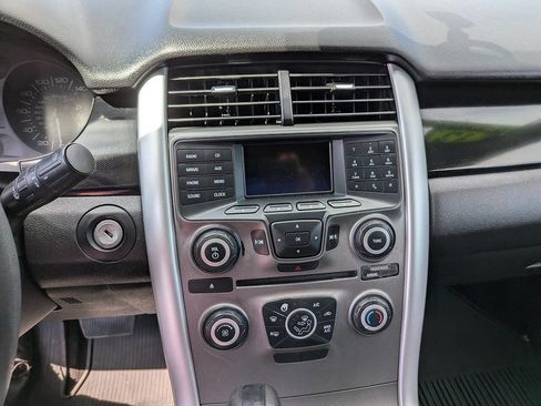 Used 2013 Ford Edge SE FWD image 9