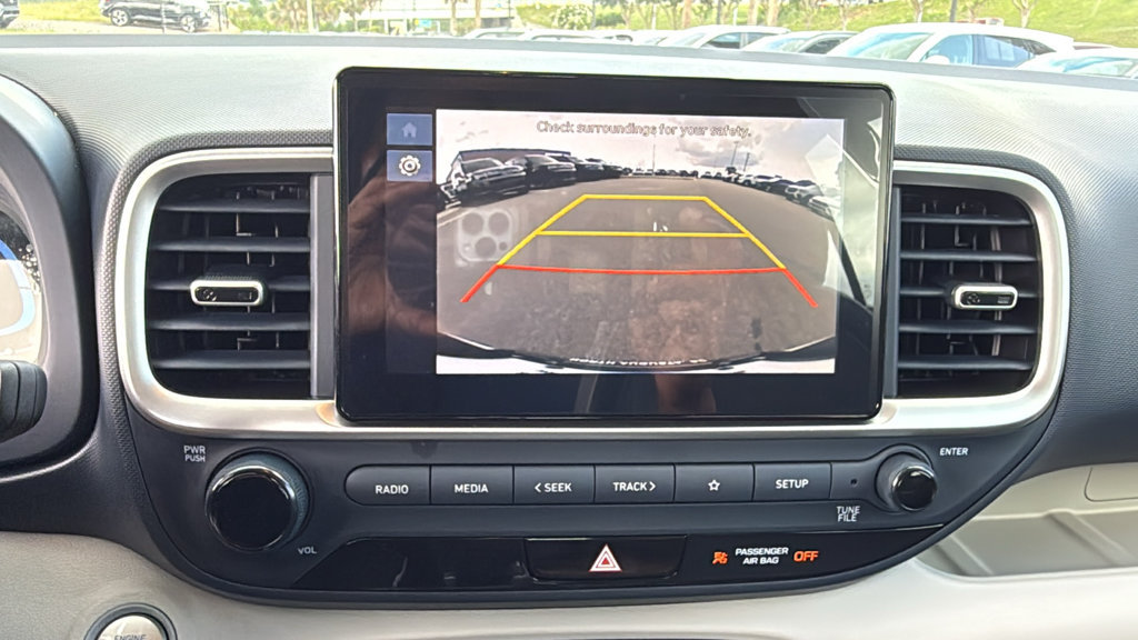 Used 2026 Hyundai Venue SEL FWD image 24