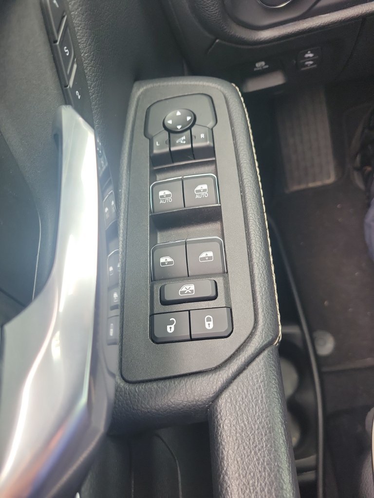 Used 2026 RAM 1500 Laramie AWD/4WD image 22