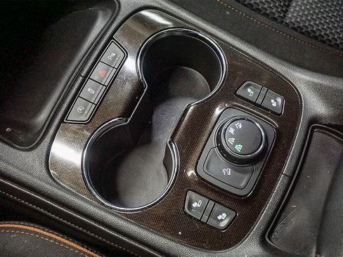 Used 2020 GMC Acadia AT4 image 22