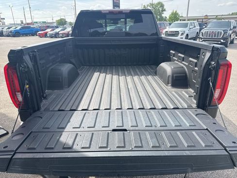 Used 2025 GMC Sierra 1500 AT4 w/ AT4 Premium Package AWD/4WD image 11