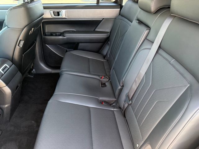 Used 2025 Hyundai Santa Fe SEL AWD/4WD image 29