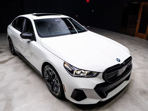 Used 2024 BMW i5 M60 AWD/4WD image 10