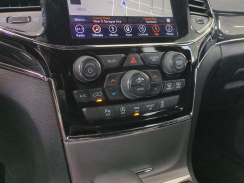Used 2019 Jeep Grand Cherokee Trailhawk AWD/4WD image 27
