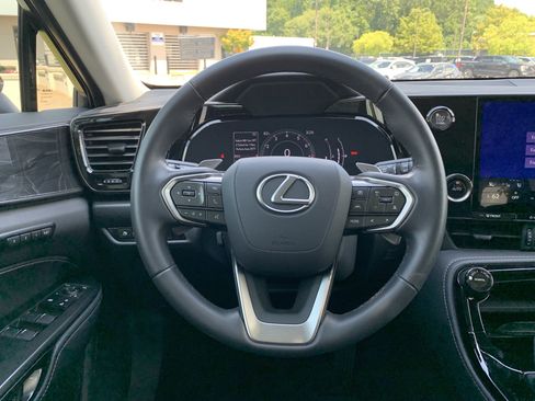 Used 2025 Lexus NX 250 FWD w/ Accessory Package (2T) image 18
