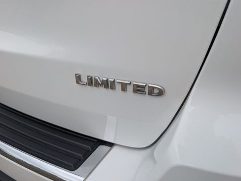 Used 2021 Jeep Grand Cherokee Limited AWD/4WD image 10