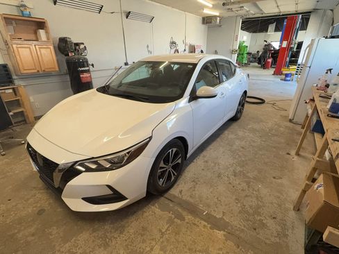 Used 2022 Nissan Sentra SV image 2