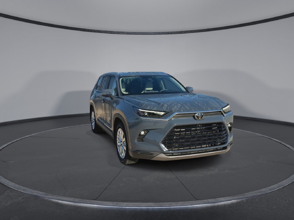 Used 2025 Toyota Grand Highlander AWD image 3