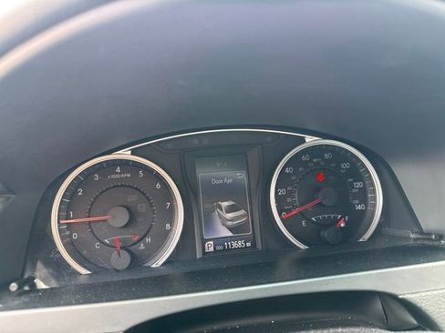 Used 2017 Toyota Camry SE FWD image 12