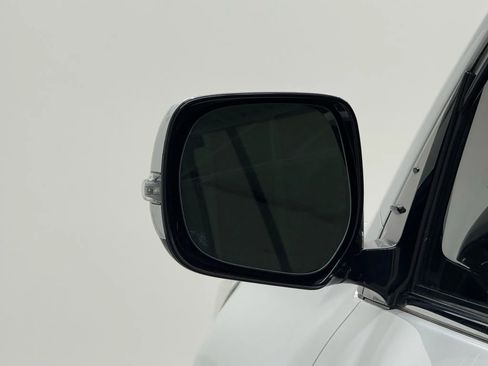 Used 2020 Lexus LX 570 4WD w/ 3rd Row & Luxury Pkg image 46