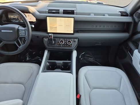 Used 2025 Land Rover Defender 110 X-Dynamic SE AWD/4WD image 19