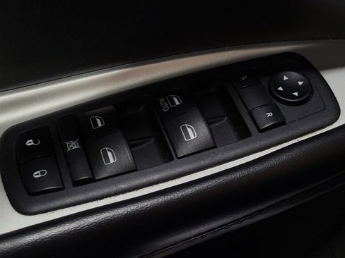 Used 2019 Dodge Journey SE FWD image 27