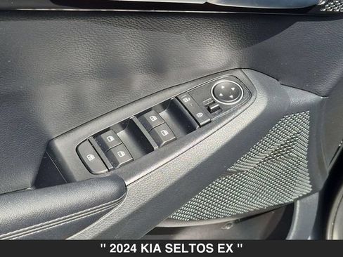 Used 2024 Kia Seltos EX AWD/4WD image 12