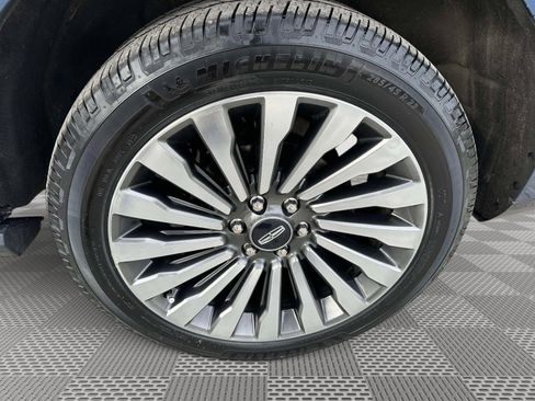 Used 2019 Lincoln Navigator Reserve w/ Cargo Package image 40