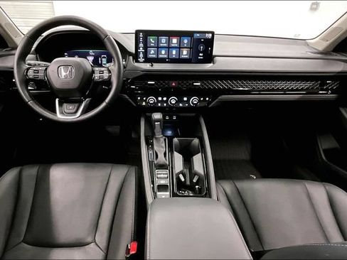 Used 2025 Honda Accord Touring image 18