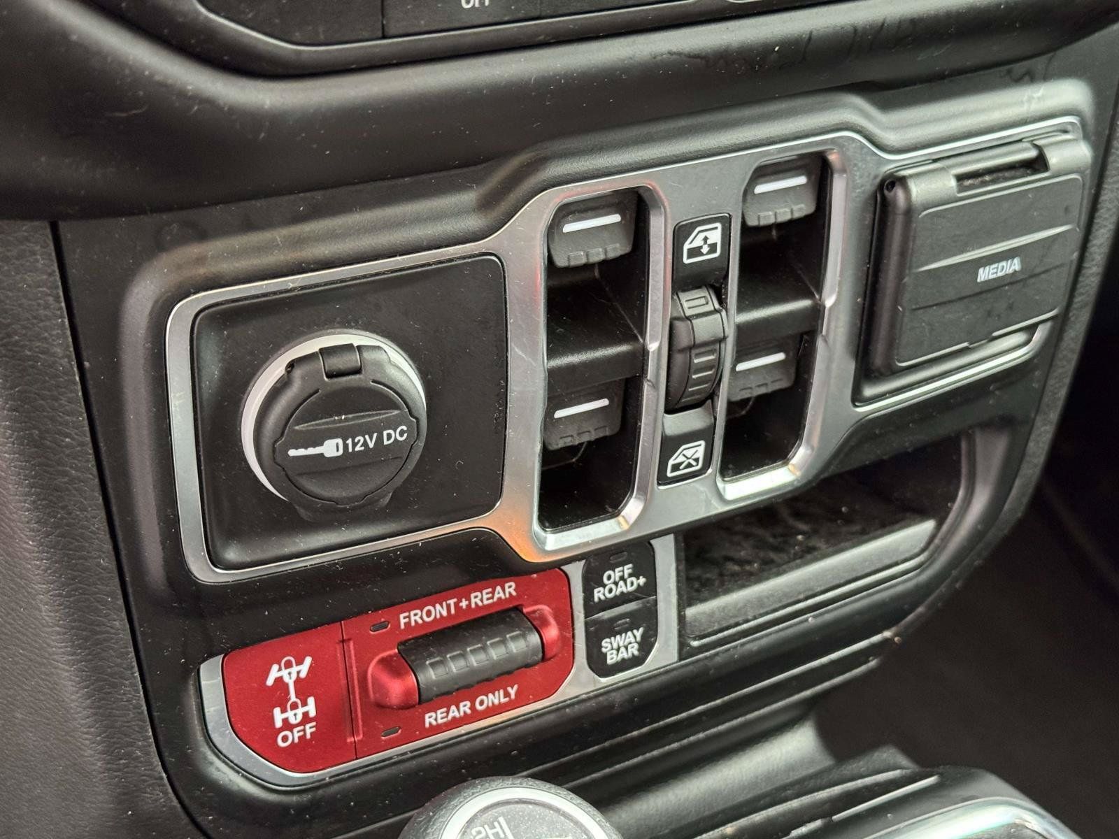 Used 2023 Jeep Gladiator Rubicon w/ Trailer Tow Package AWD/4WD image 6