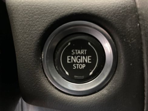 Used 2021 GMC Yukon XL SLT image 19