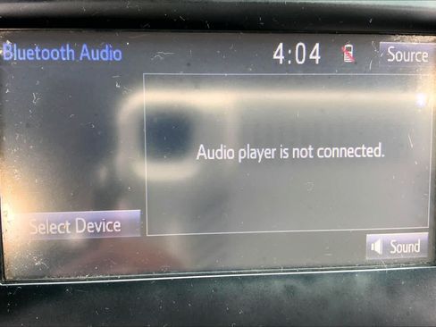 Used 2017 Toyota Camry LE FWD image 35