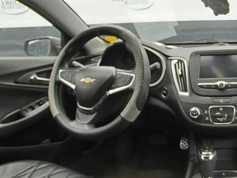 Used 2017 Chevrolet Malibu LS FWD image 16