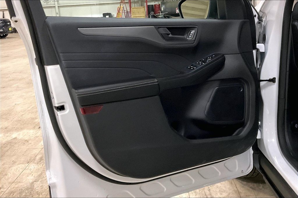 Certified 2023 Ford Escape Active AWD/4WD image 21