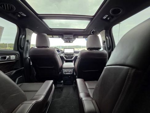 Used 2025 Ford Explorer Platinum w/ LUX Leather Package AWD/4WD image 50