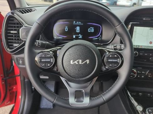 Used 2025 Kia Soul EX FWD image 11