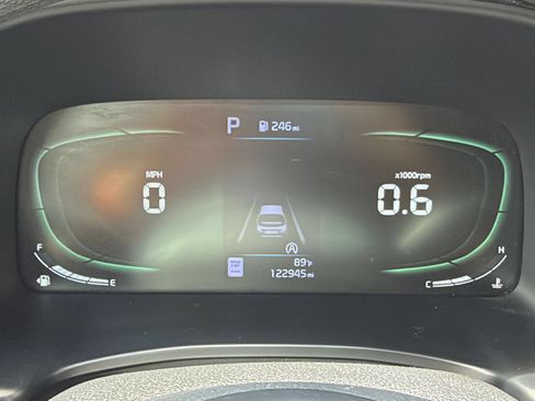 Used 2023 Kia Soul LX w/ Option Group 015 FWD image 38