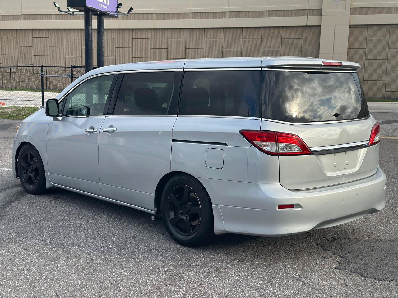 Used 2011 Nissan Quest SV FWD image 5