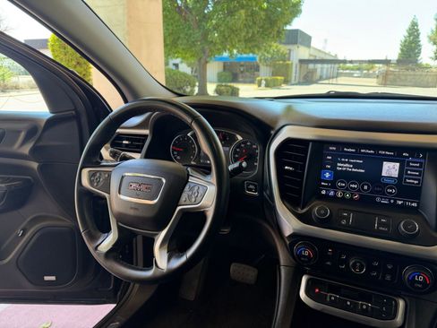 Used 2023 GMC Acadia SLT FWD image 37