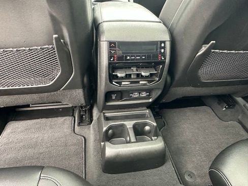 Used 2024 Jeep Grand Cherokee L Limited w/ Black Appearance Package image 29