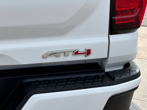 Certified 2023 GMC Canyon AT4 w/ AT4 Premium Package AWD/4WD image 27