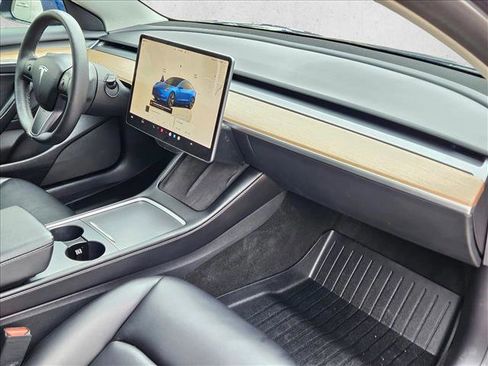 Used 2022 Tesla Model 3 image 22