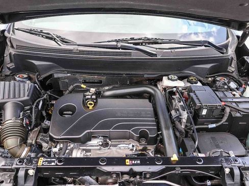 Used 2024 Chevrolet Equinox Premier FWD image 28