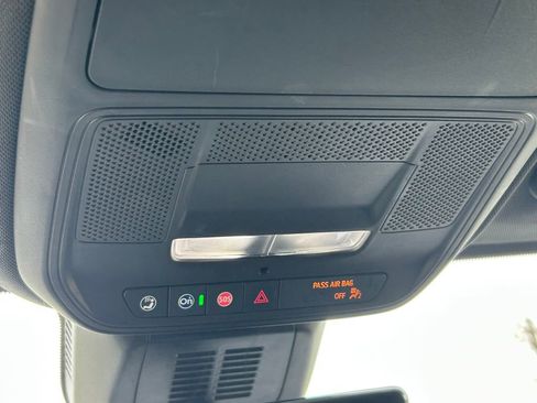 Used 2025 Chevrolet Equinox LT w/ Convenience Package II FWD image 17