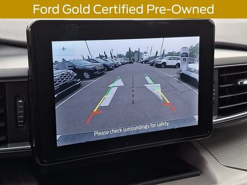 Certified 2022 Ford Explorer XLT w/ Equipment Group 202A AWD/4WD image 22